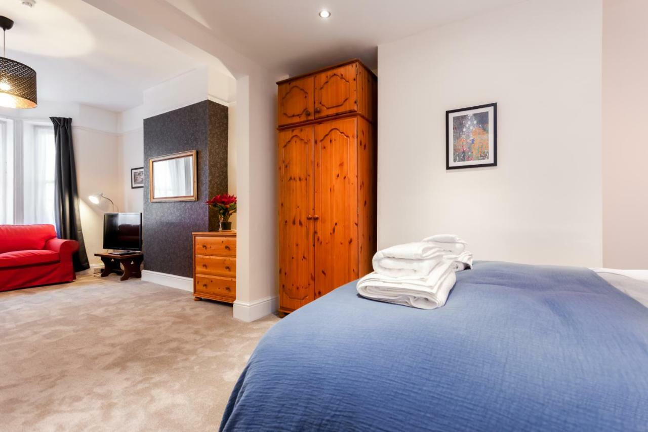 Gorgeous Town Centre Apt With Courtyard Garden Bournemouth Exteriér fotografie