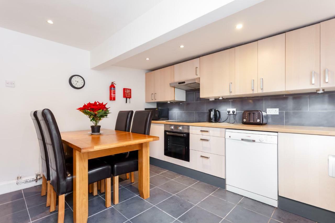 Gorgeous Town Centre Apt With Courtyard Garden Bournemouth Exteriér fotografie