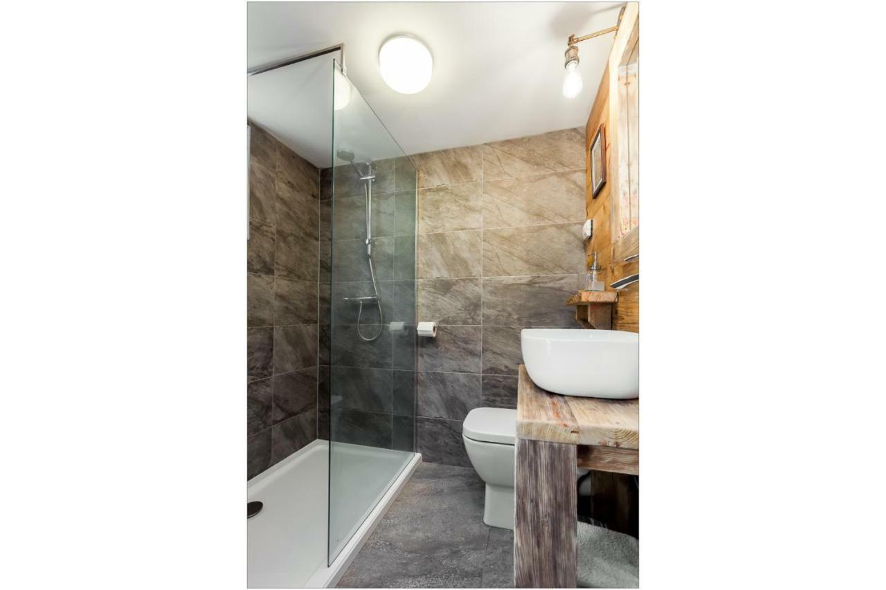 Gorgeous Town Centre Apt With Courtyard Garden Bournemouth Exteriér fotografie