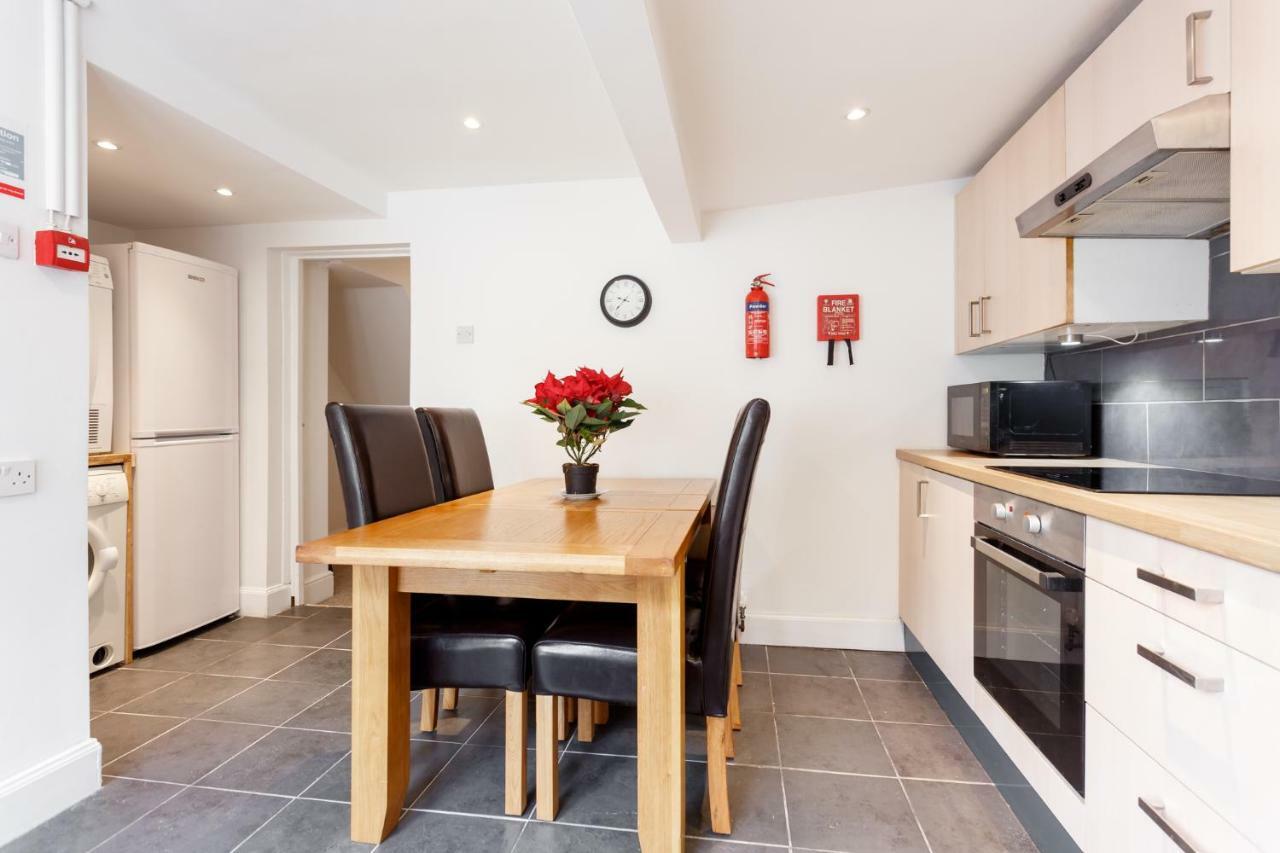 Gorgeous Town Centre Apt With Courtyard Garden Bournemouth Exteriér fotografie