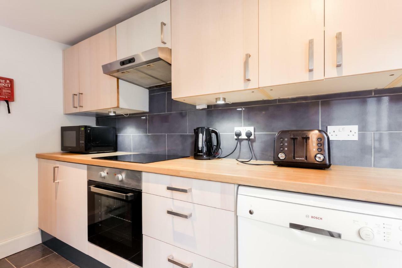 Gorgeous Town Centre Apt With Courtyard Garden Bournemouth Exteriér fotografie